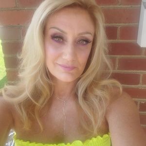 Meet your Posher, Joan